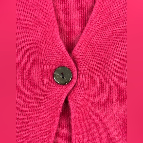 Charter Club Dark Pink/Berry 2Ply 100% Cashmere V Neck Waist Length Swea… - Picture 4 of 6